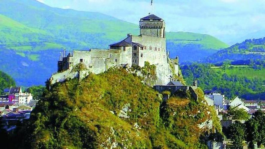 Tithome 1 - Gare, Centre Ville, Vue Montagne Et Chateau Lourdes Exterior foto